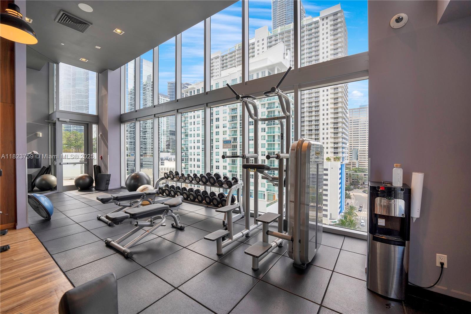 1300 Brickell Bay Dr #3904, Miami FL 33131