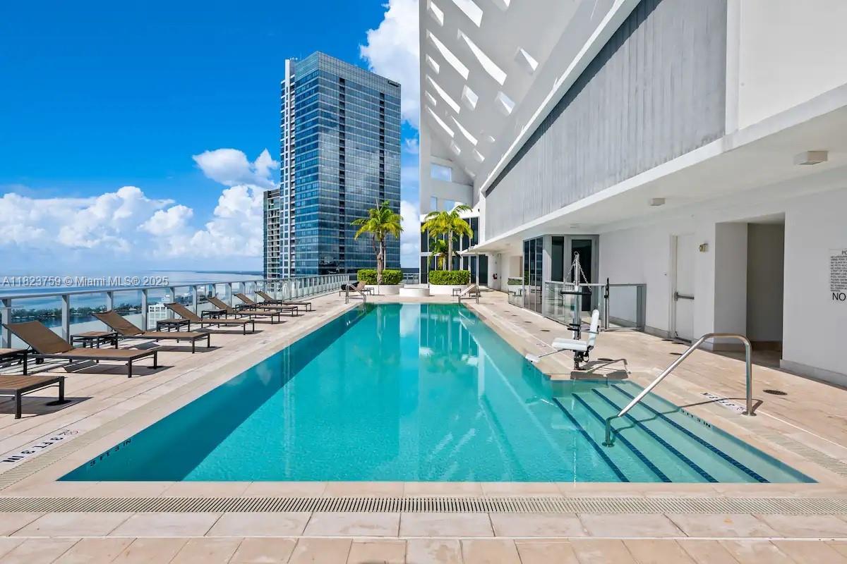 1300 Brickell Bay Dr #3904, Miami FL 33131