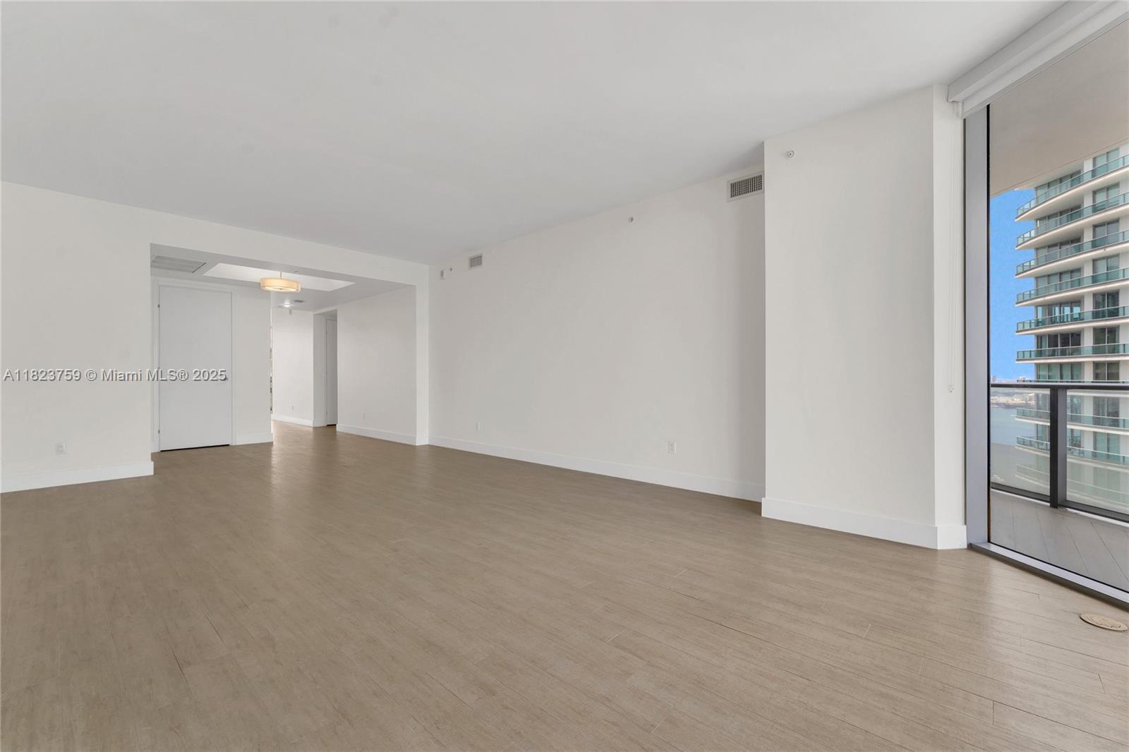 1300 Brickell Bay Dr #3904, Miami FL 33131