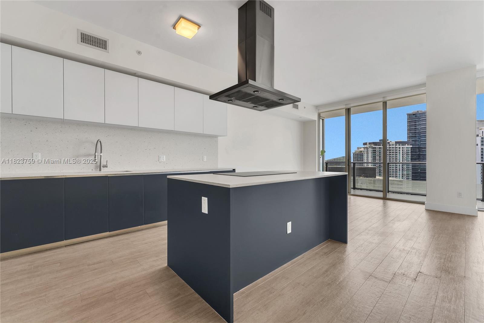 1300 Brickell Bay Dr #3904, Miami FL 33131