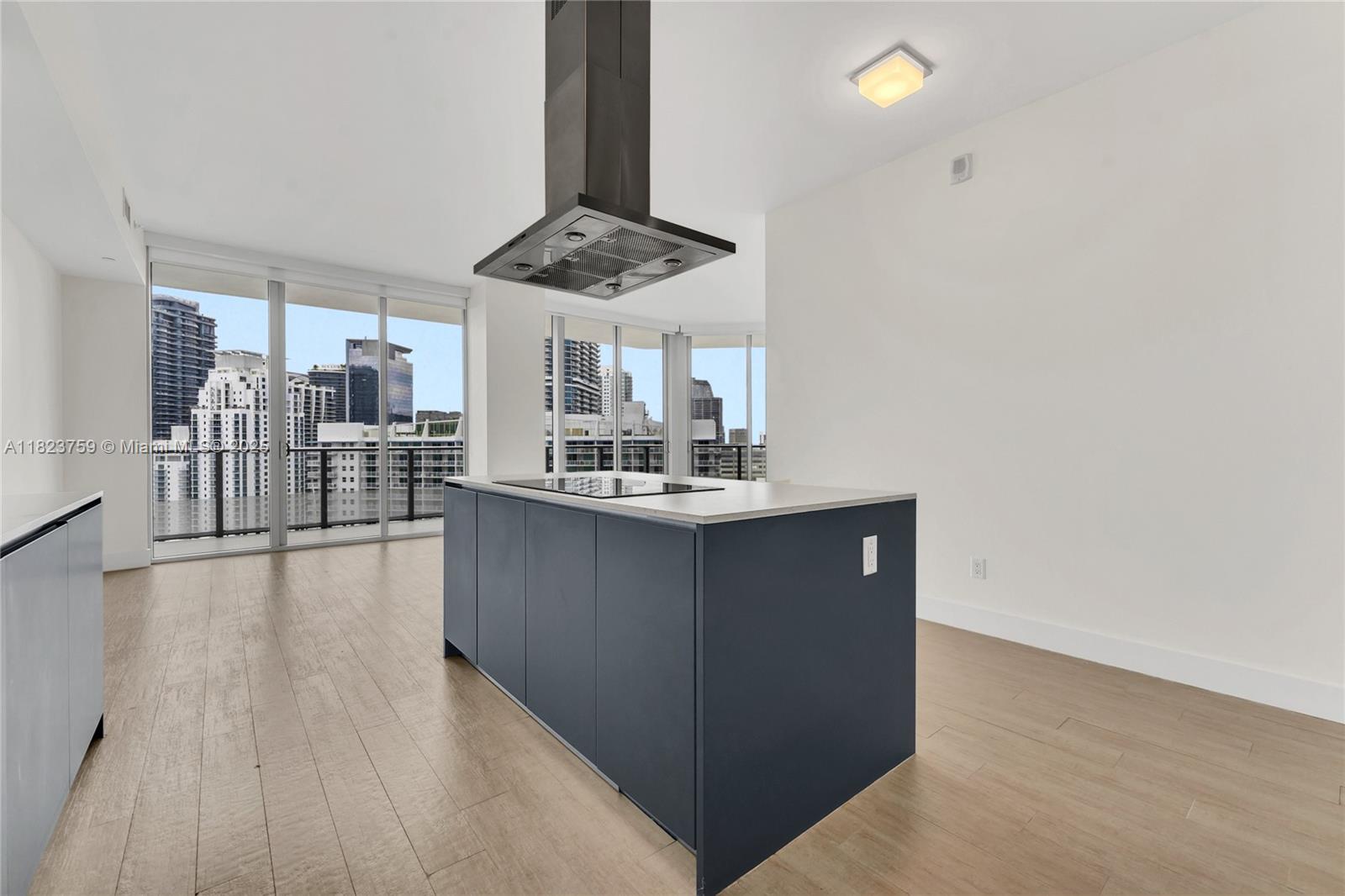1300 Brickell Bay Dr #3904, Miami FL 33131