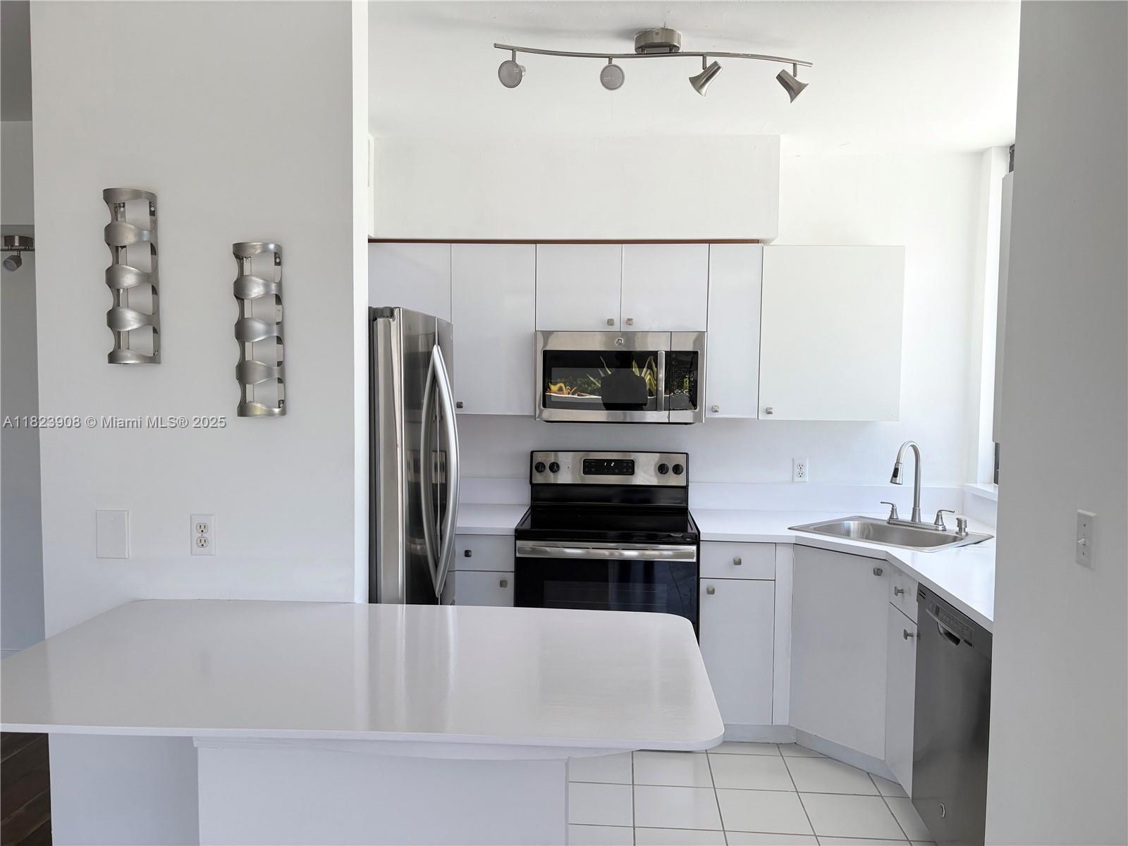 1330 West Ave #413, Miami Beach FL 33139
