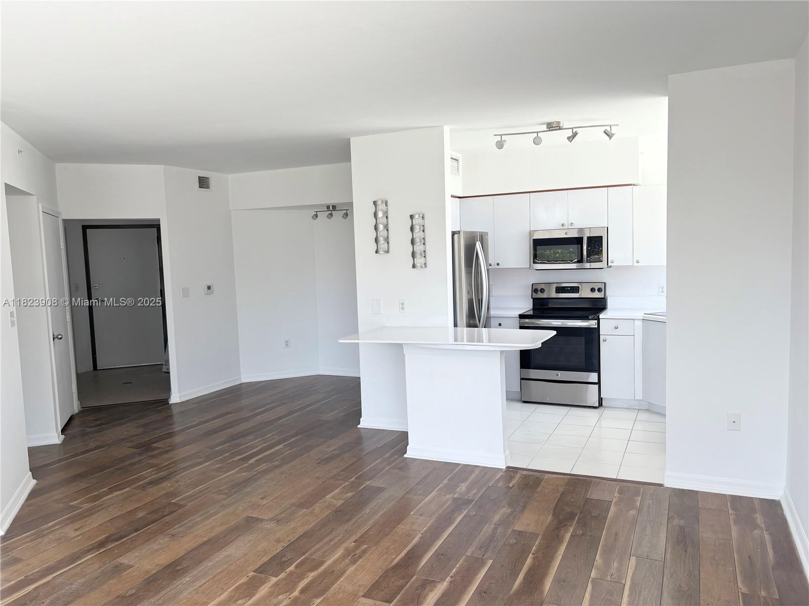 1330 West Ave #413, Miami Beach FL 33139