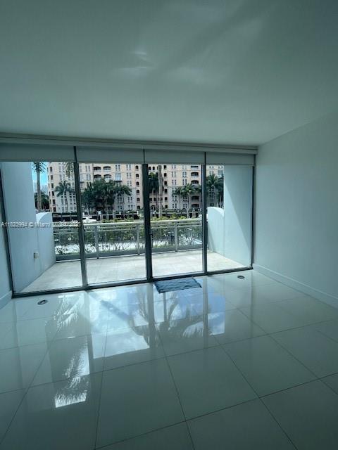 2950 NE 188th St #128, Aventura FL 33180