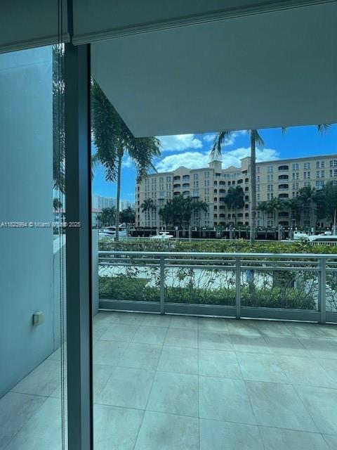 2950 NE 188th St #128, Aventura FL 33180