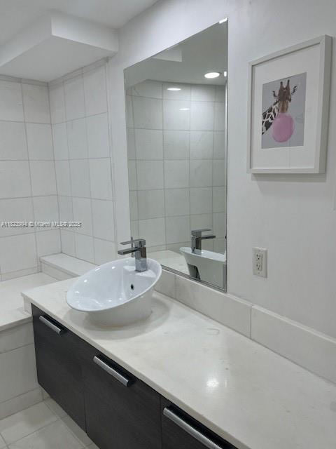 2950 NE 188th St #128, Aventura FL 33180