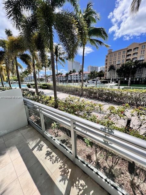 2950 NE 188th St #128, Aventura FL 33180