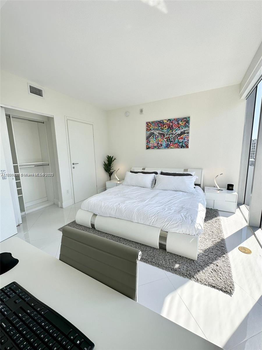 1300 Brickell Bay Dr #3101, Miami FL 33131