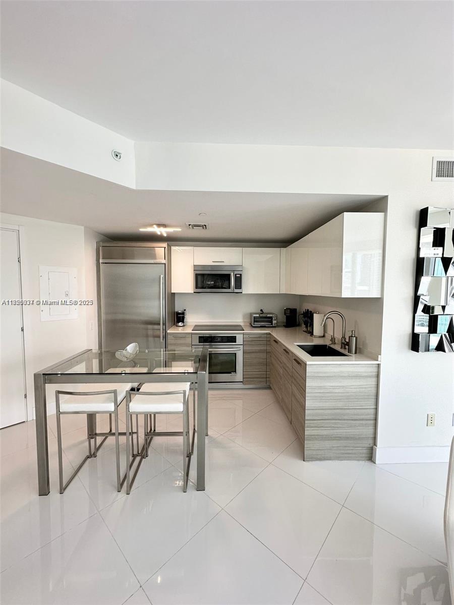 1300 Brickell Bay Dr #3101, Miami FL 33131