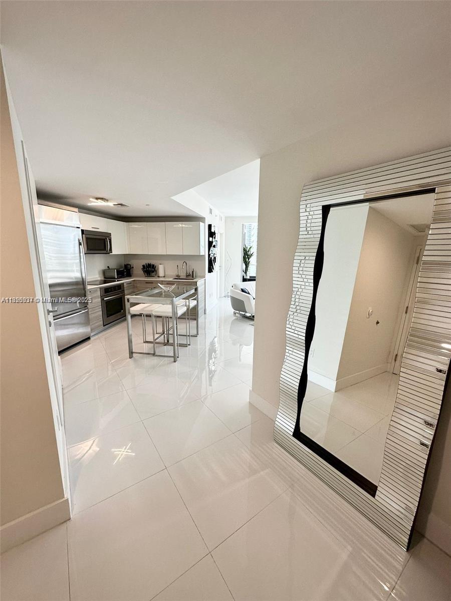 1300 Brickell Bay Dr #3101, Miami FL 33131
