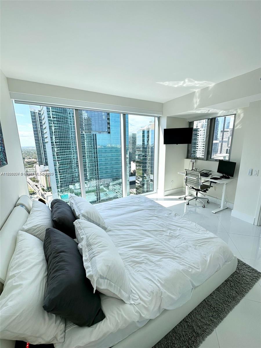 1300 Brickell Bay Dr #3101, Miami FL 33131