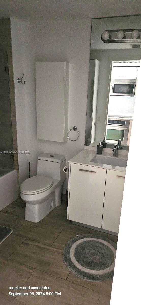 1300 Brickell Bay Dr #2112, Miami FL 33131