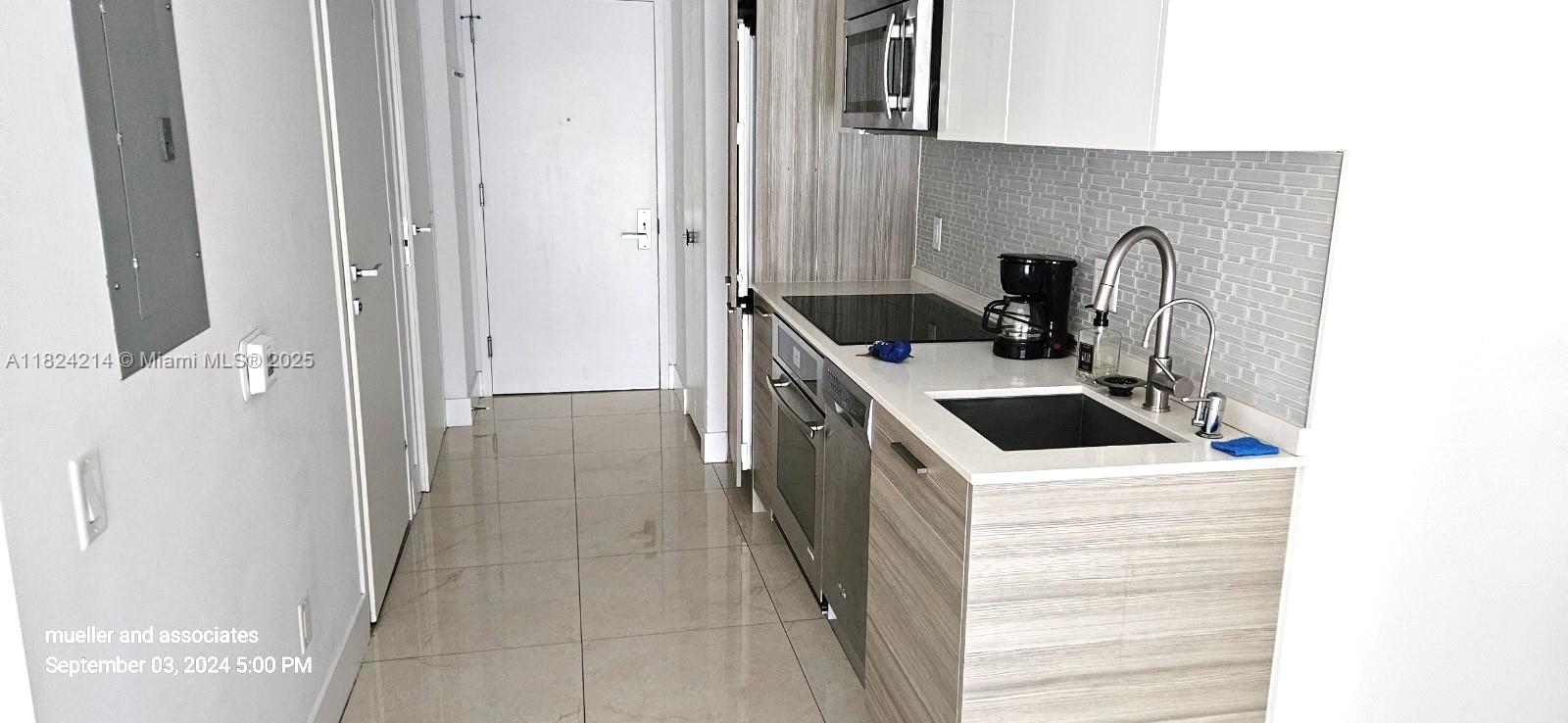 1300 Brickell Bay Dr #2112, Miami FL 33131