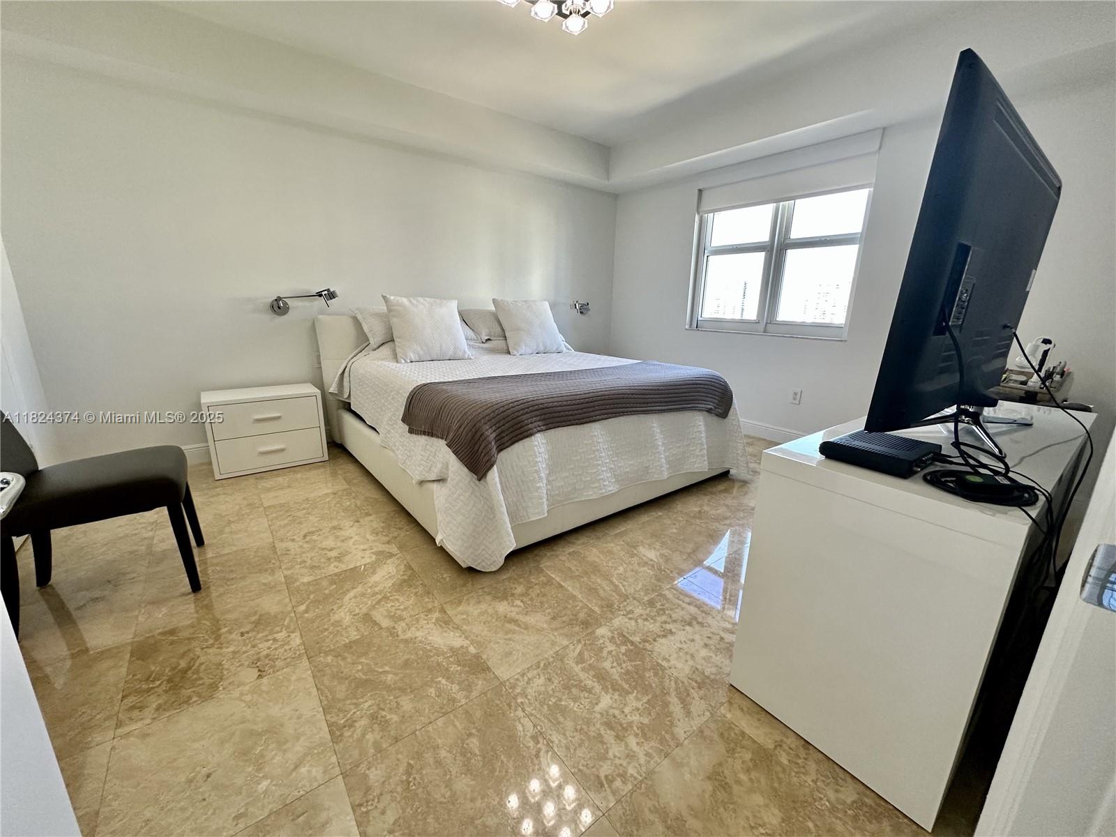 19900 E Country Club Dr #1218, Aventura FL 33180