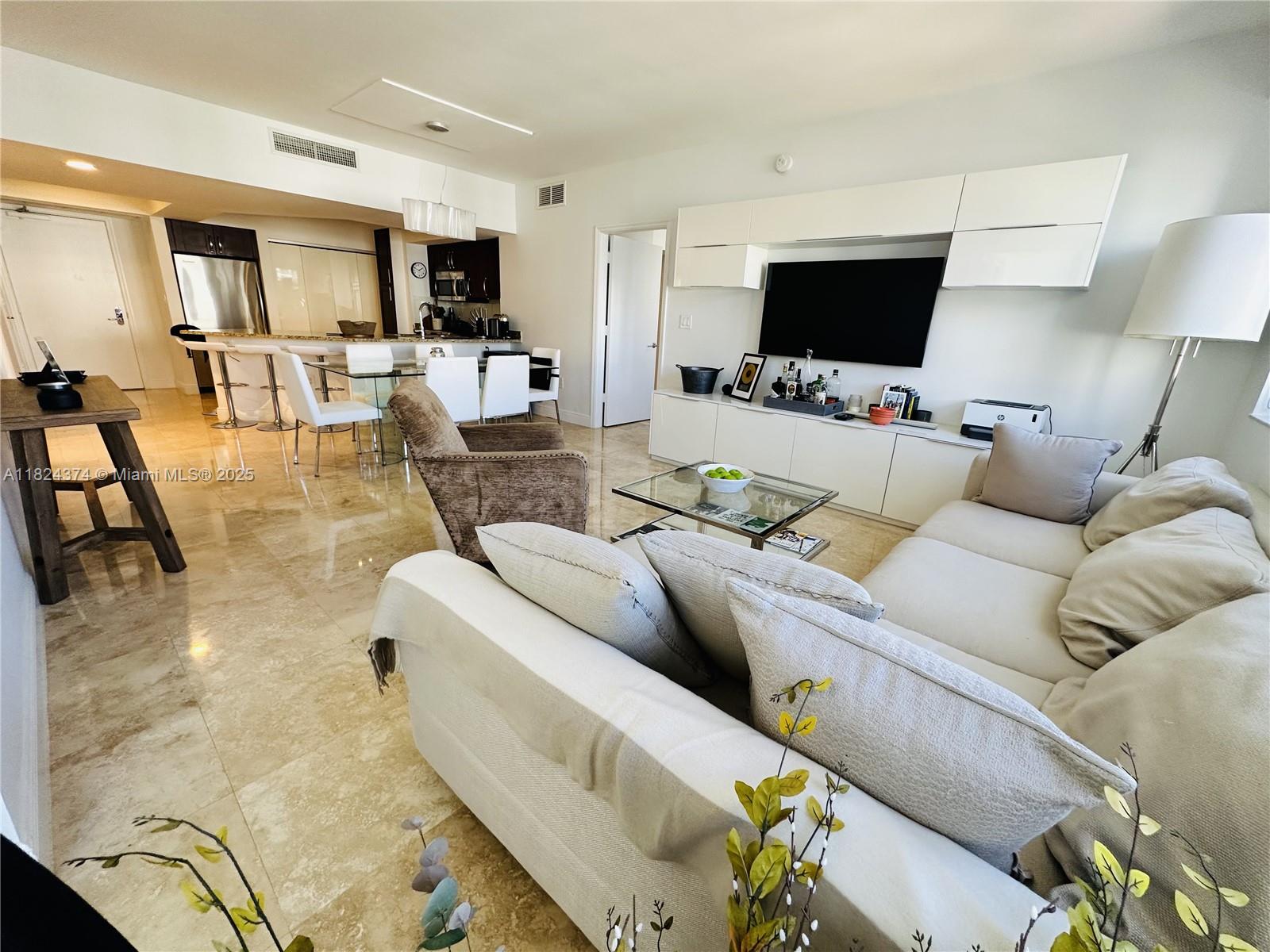 19900 E Country Club Dr #1218, Aventura FL 33180