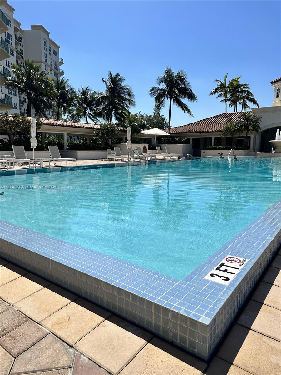 19900 E Country Club Dr #1218, Aventura FL 33180