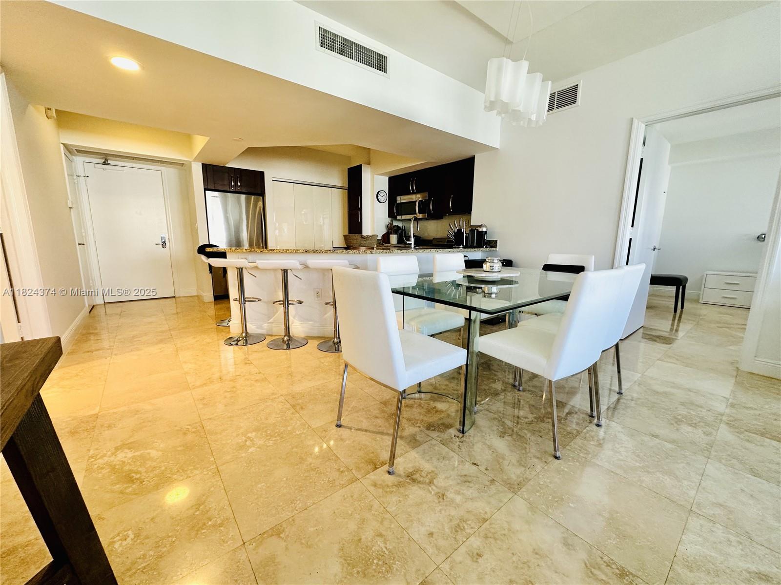 19900 E Country Club Dr #1218, Aventura FL 33180