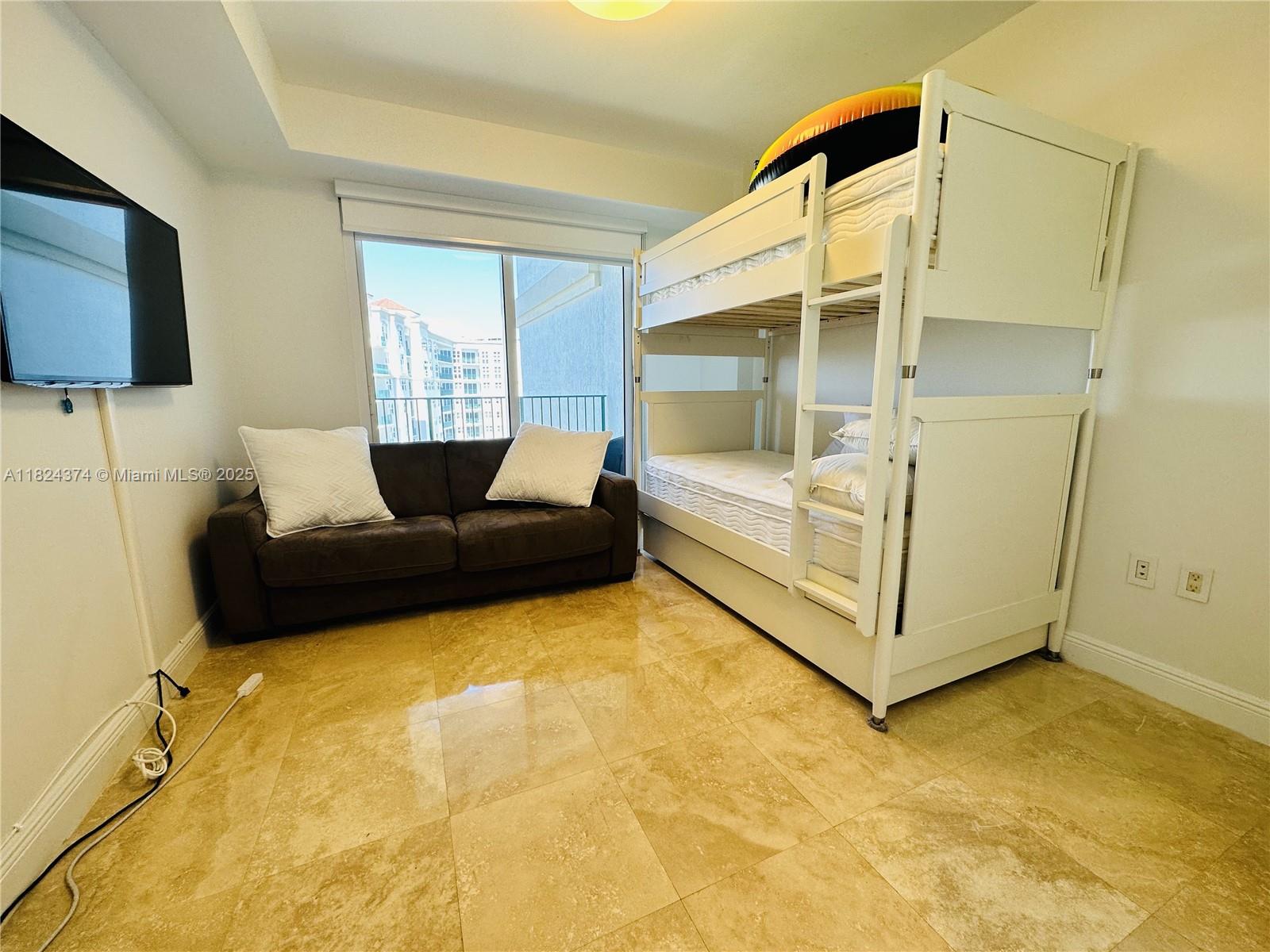19900 E Country Club Dr #1218, Aventura FL 33180
