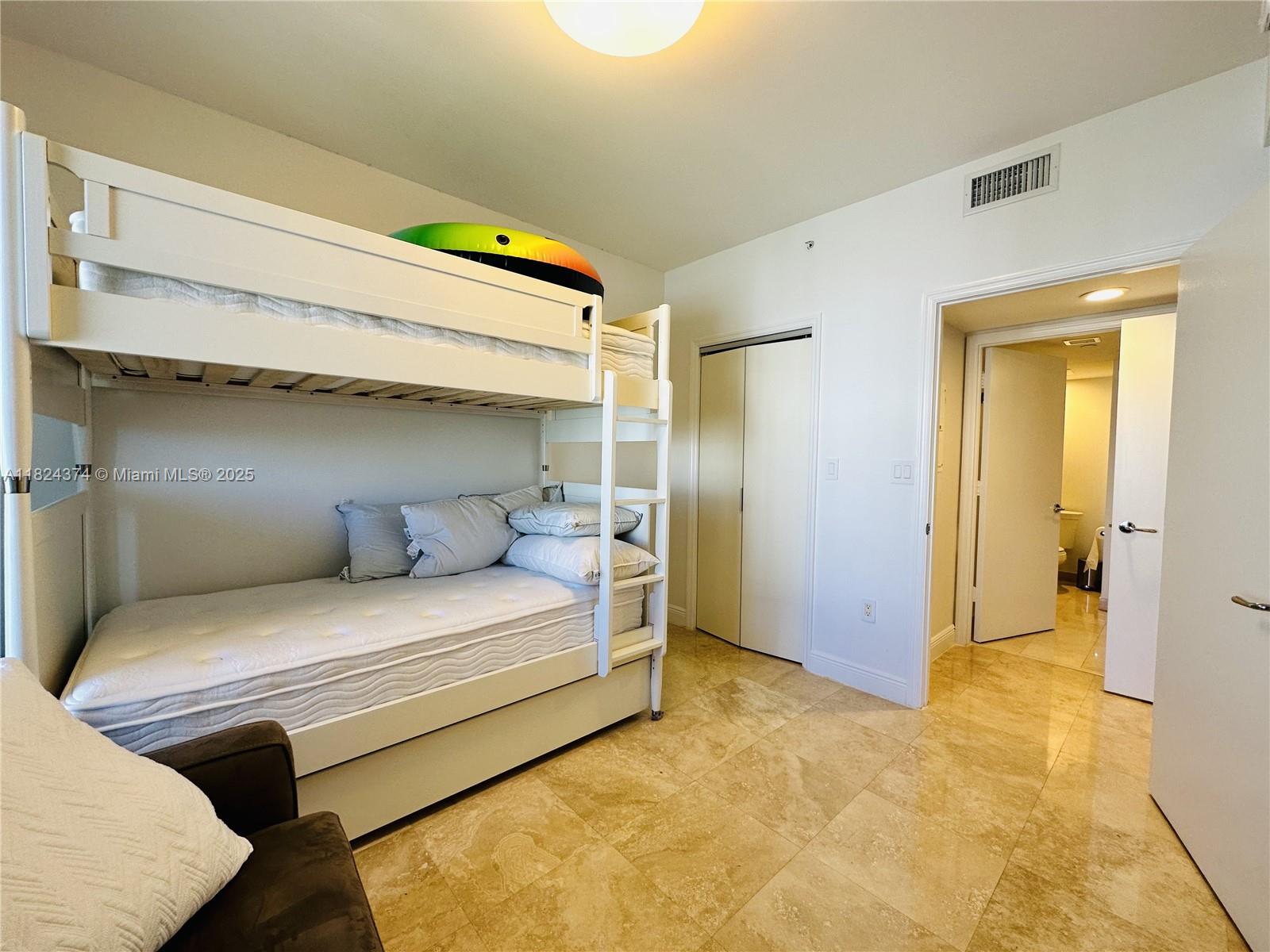 19900 E Country Club Dr #1218, Aventura FL 33180