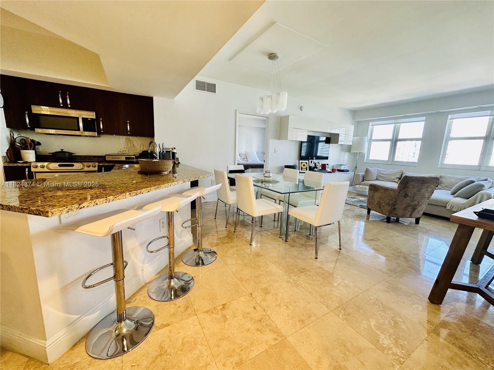 19900 E Country Club Dr #1218, Aventura FL 33180