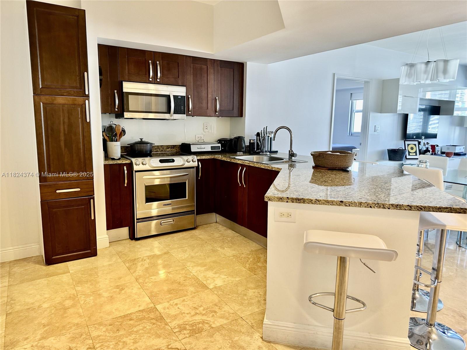 19900 E Country Club Dr #1218, Aventura FL 33180