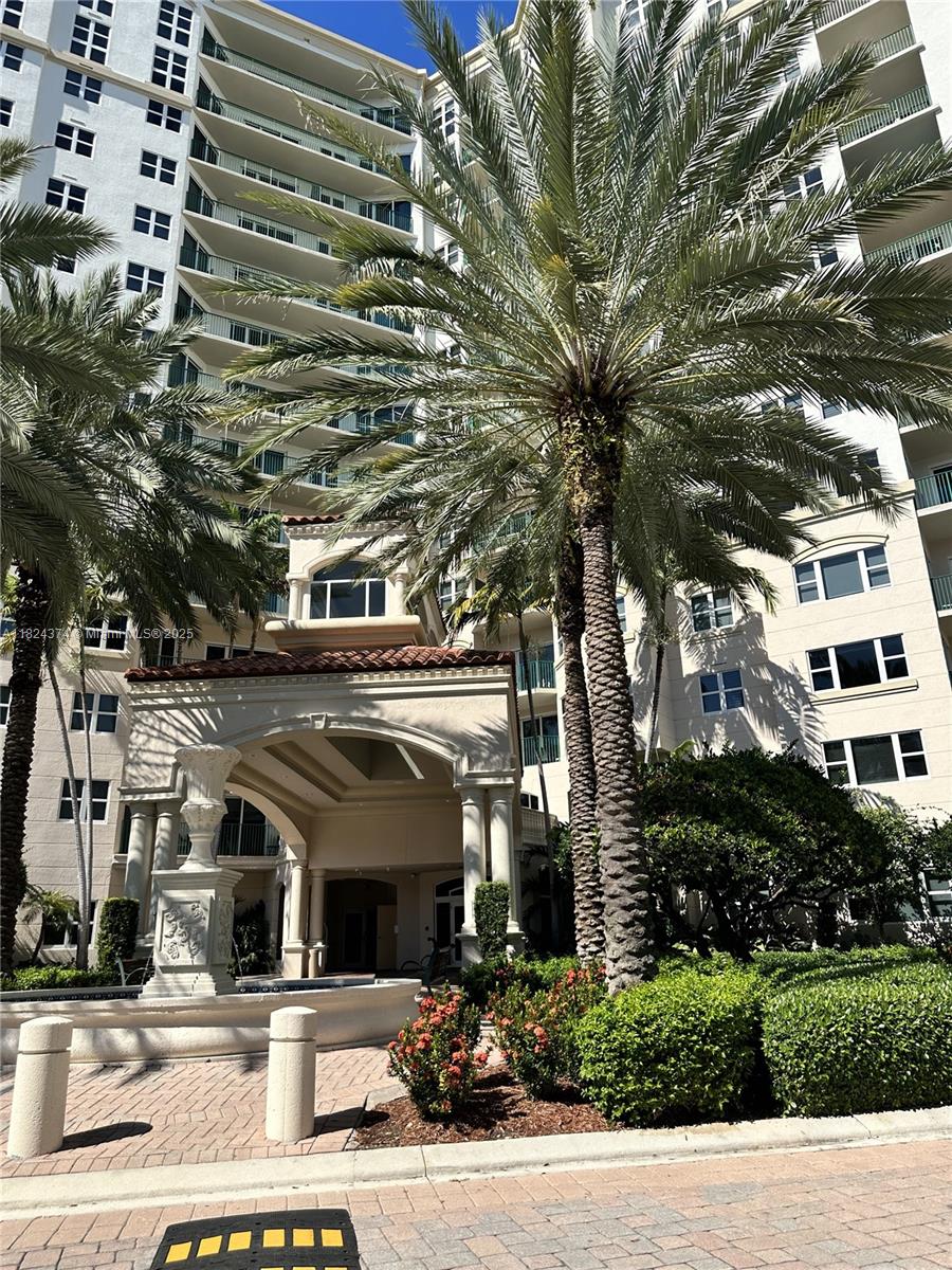 19900 E Country Club Dr #1218, Aventura FL 33180