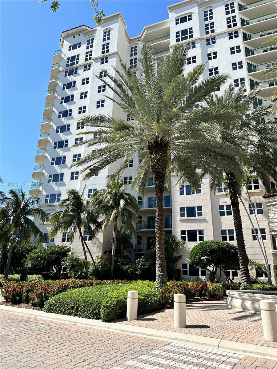 19900 E Country Club Dr #1218, Aventura FL 33180
