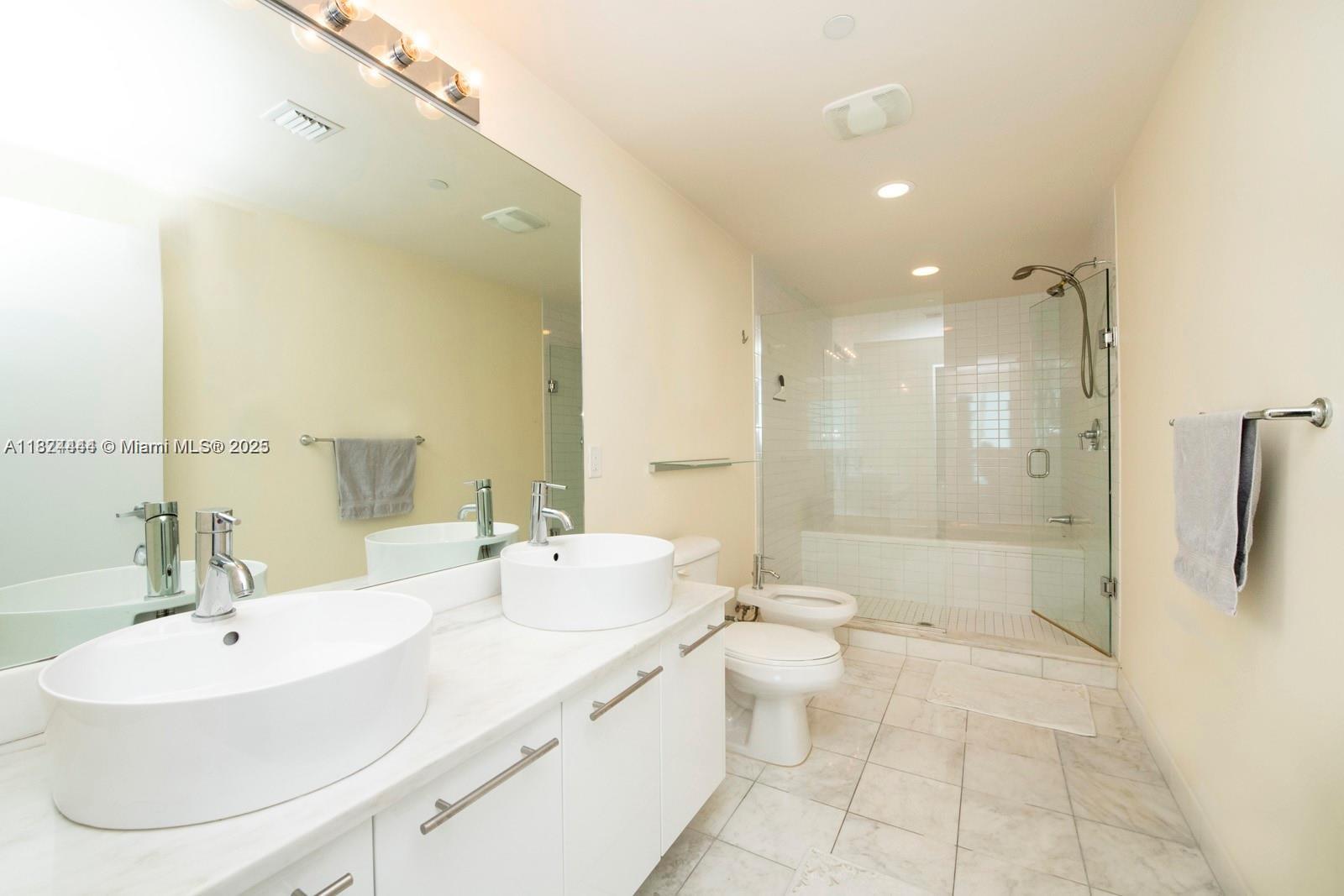 888 Biscayne Blvd #4007, Miami FL 33132
