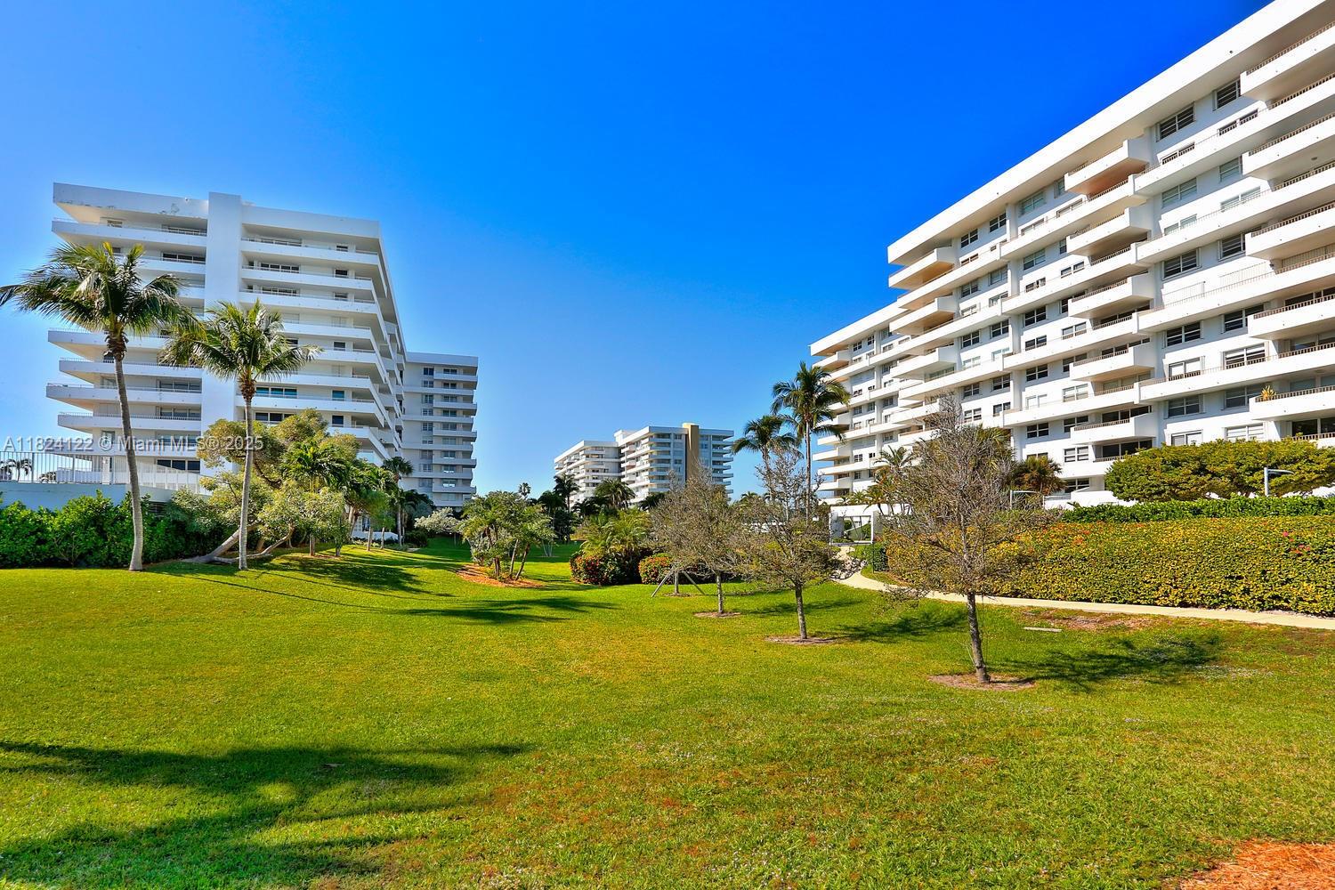 177 Ocean Lane Dr #1009, Key Biscayne FL 33149