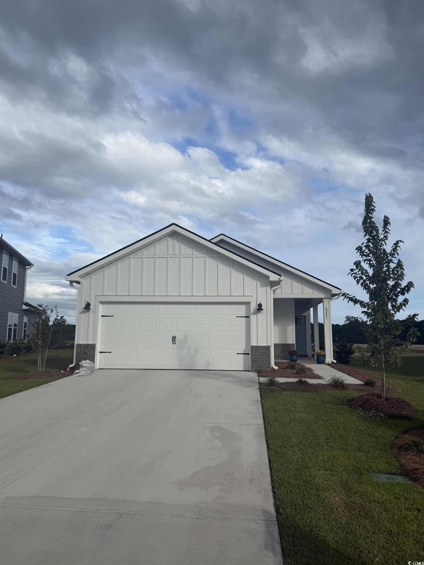 8241 Vibrant Loop Longs, SC 29568