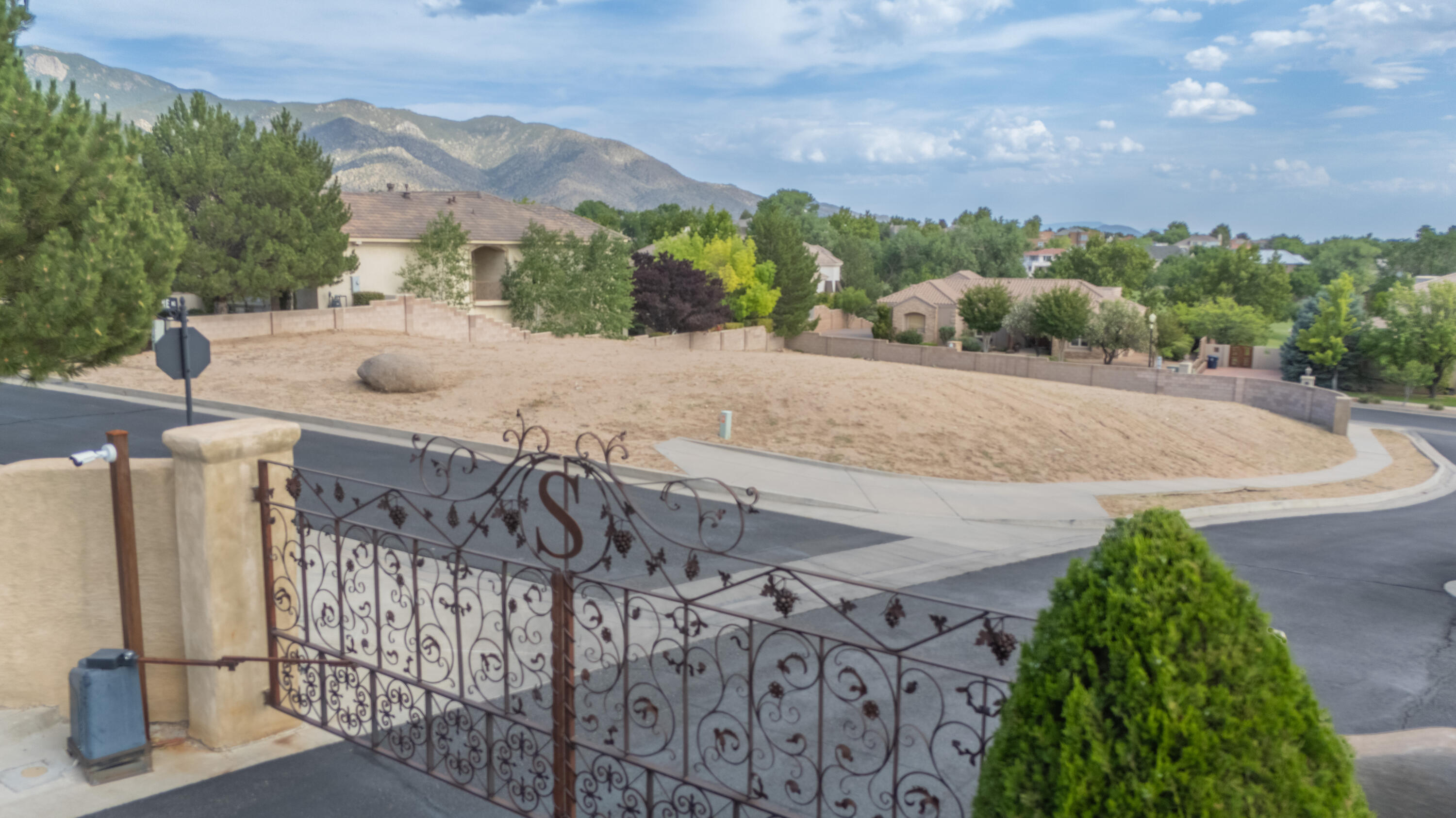 Homes for sale in Albuquerque, NM | 11600 Beringer Ave Ne, Albuquerque, NM 87122 | MLS# 1086226