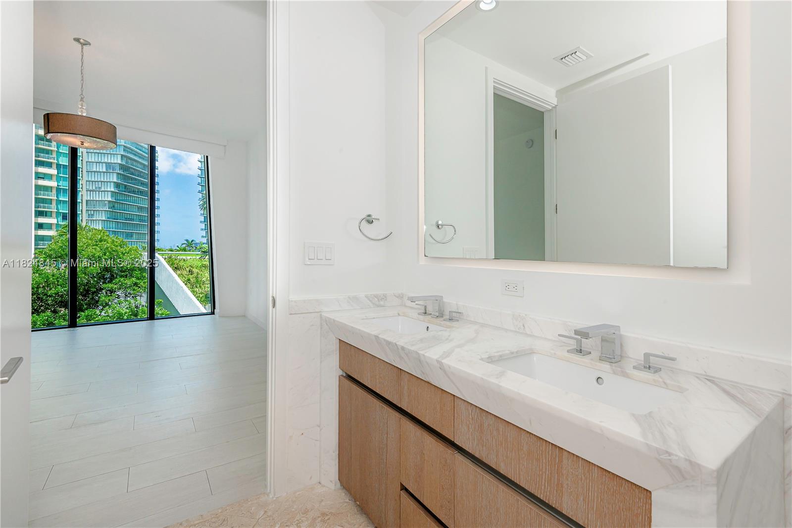 2831 S Bayshore Dr #605, Miami FL 33133