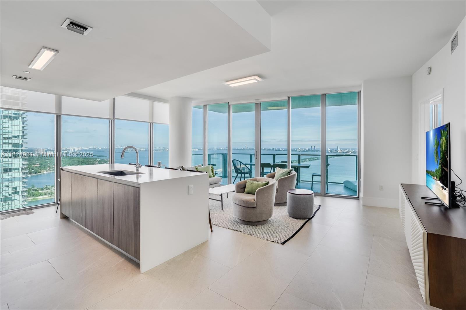 Apartamento para Alugar em Miami, FL