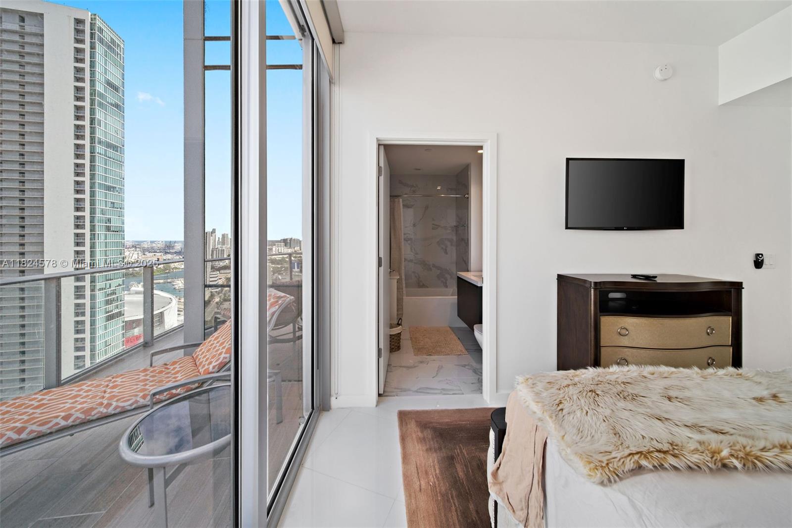 851 NE 1st Avenue #3003, Miami FL 33132