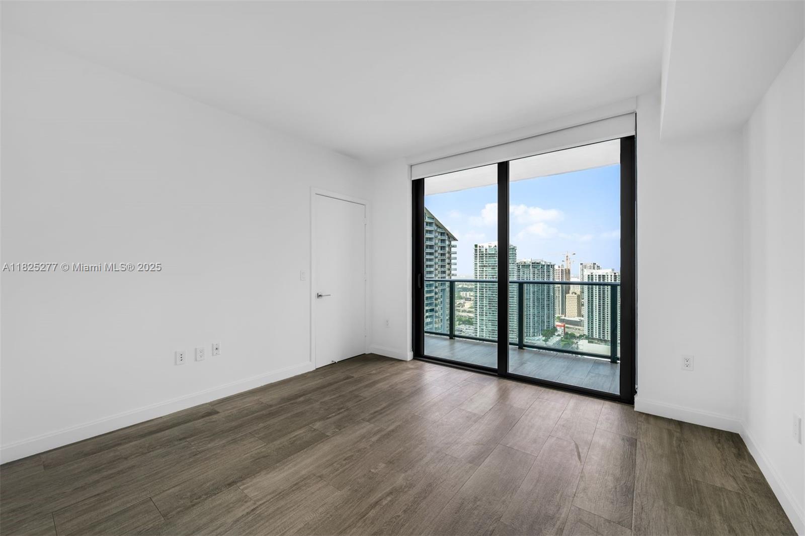 45 SW 9th St #4009, Miami FL 33130