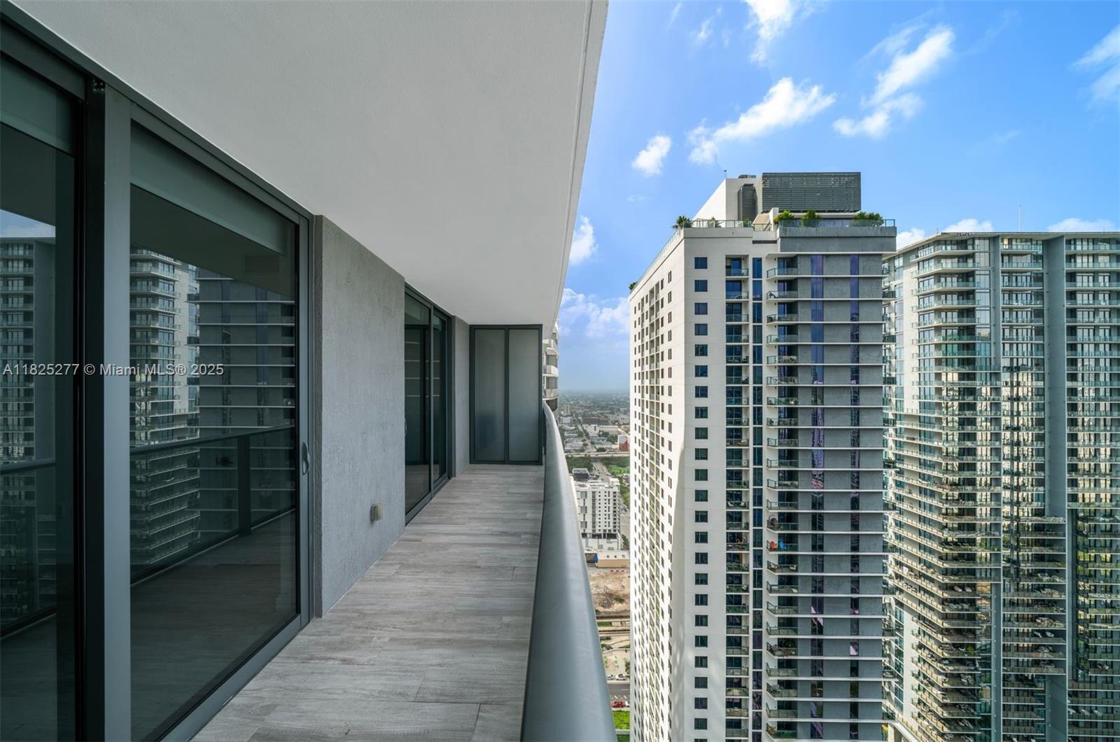 45 SW 9th St #4009, Miami FL 33130
