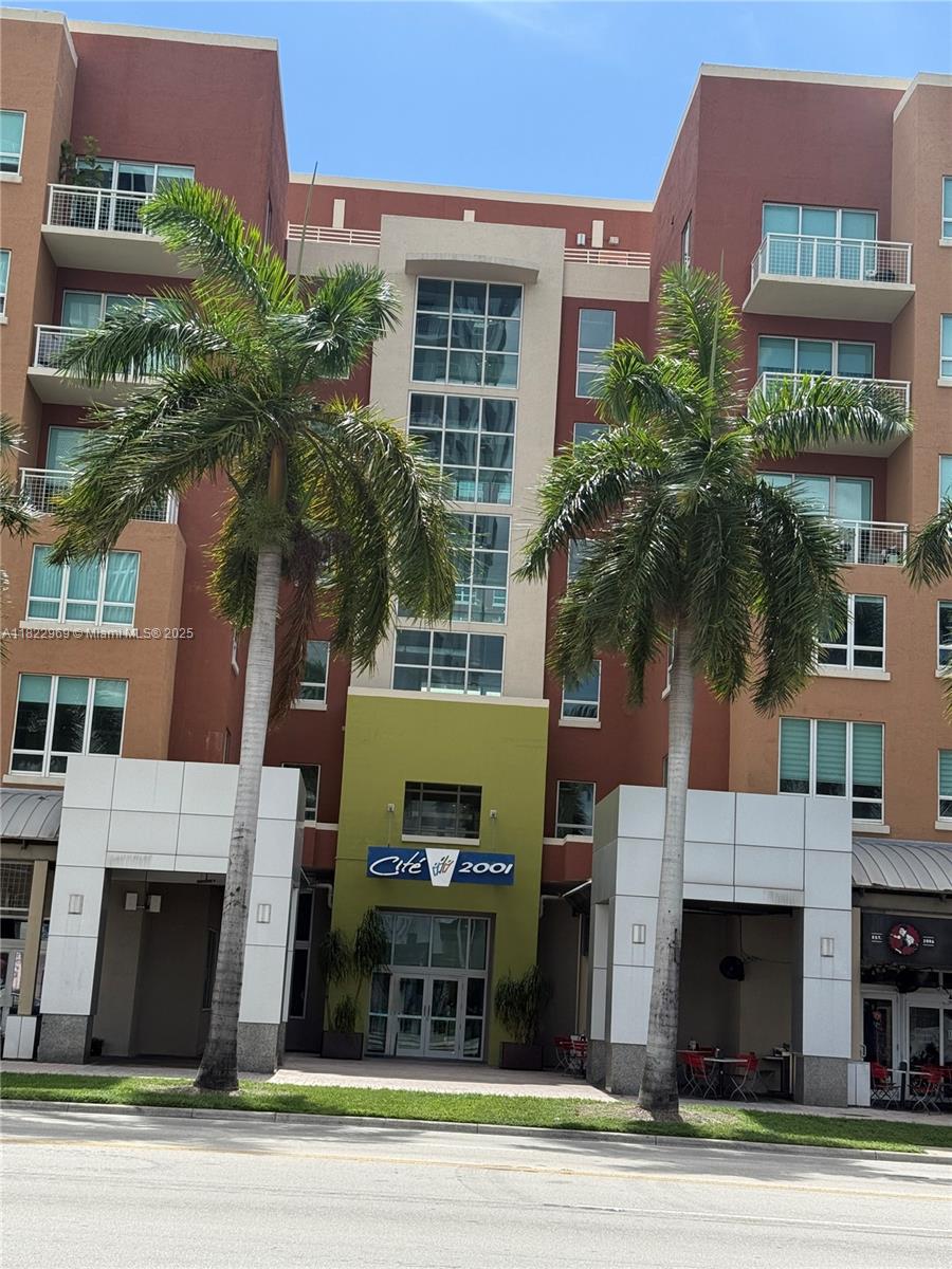 Apartamento à Venda em Miami, FL