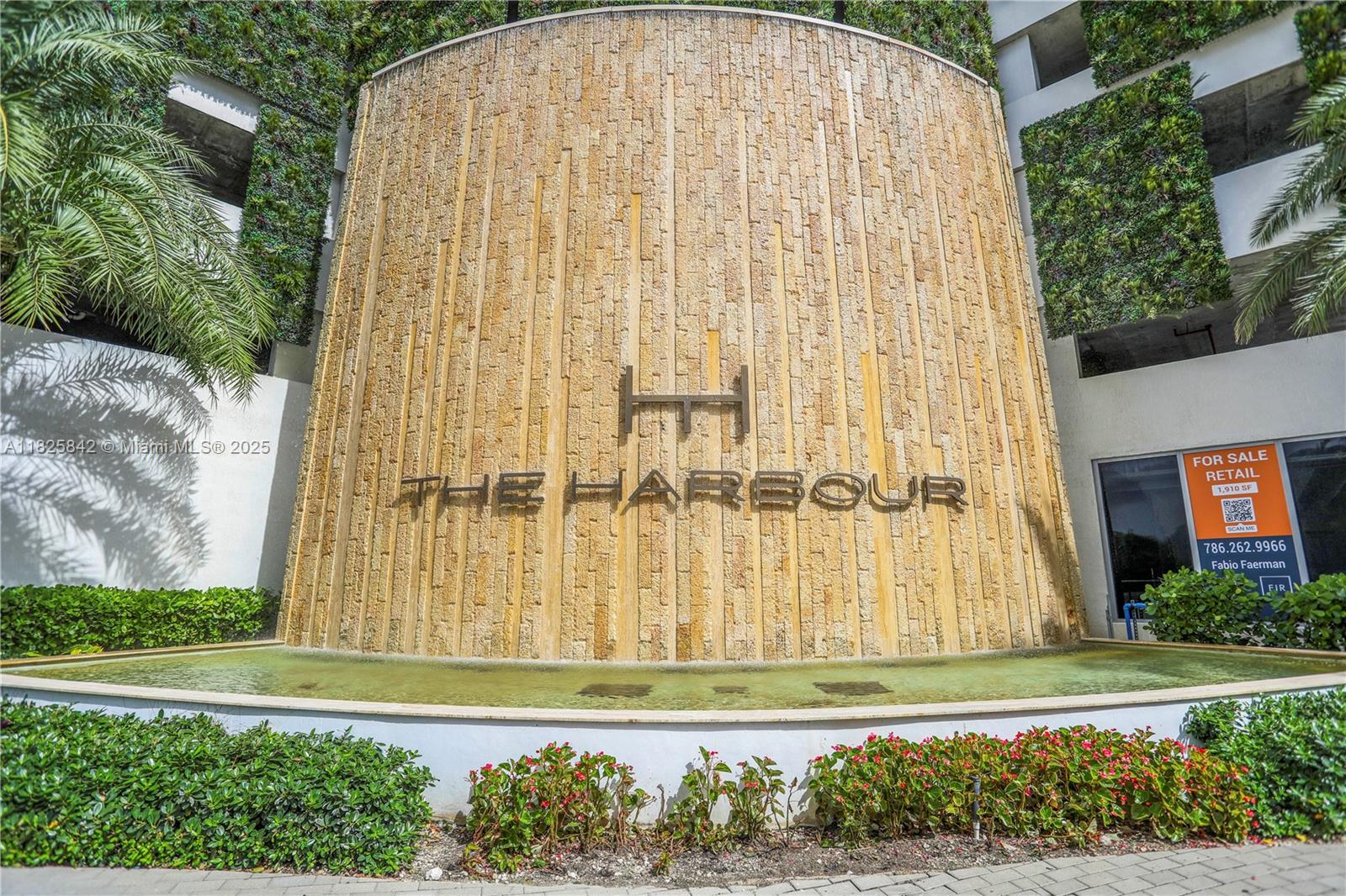 Apartamento à Venda em North Miami Beach, FL