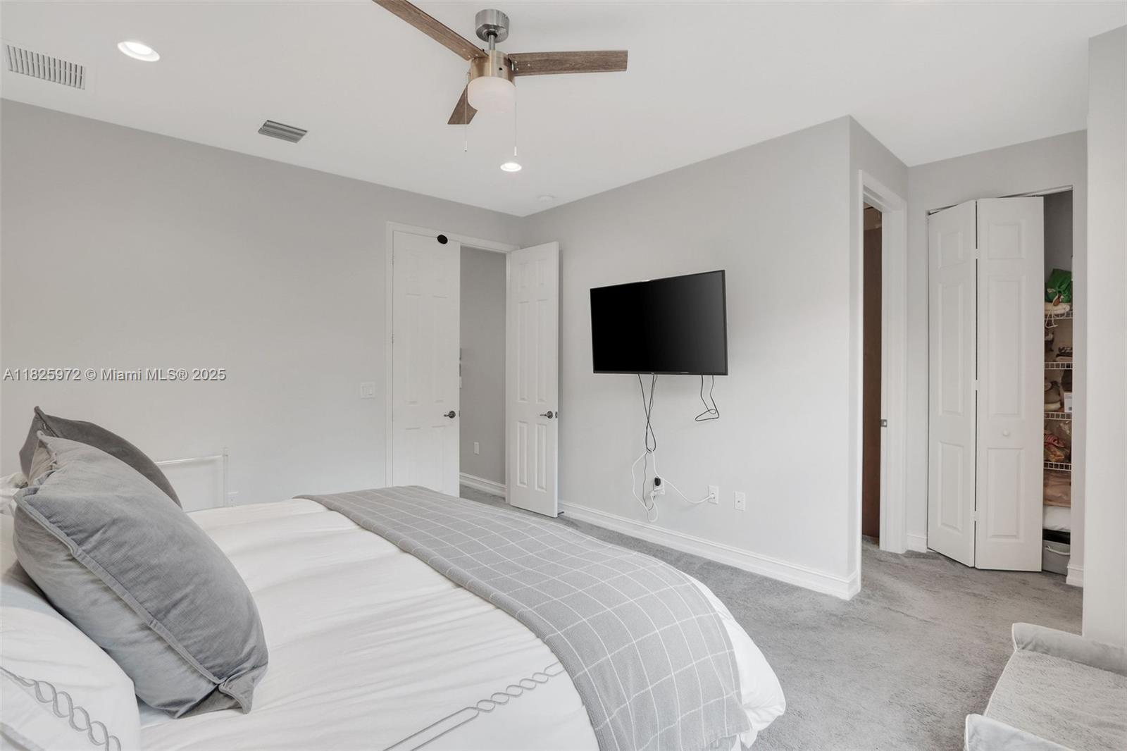 13679 Moss Agate Ave
