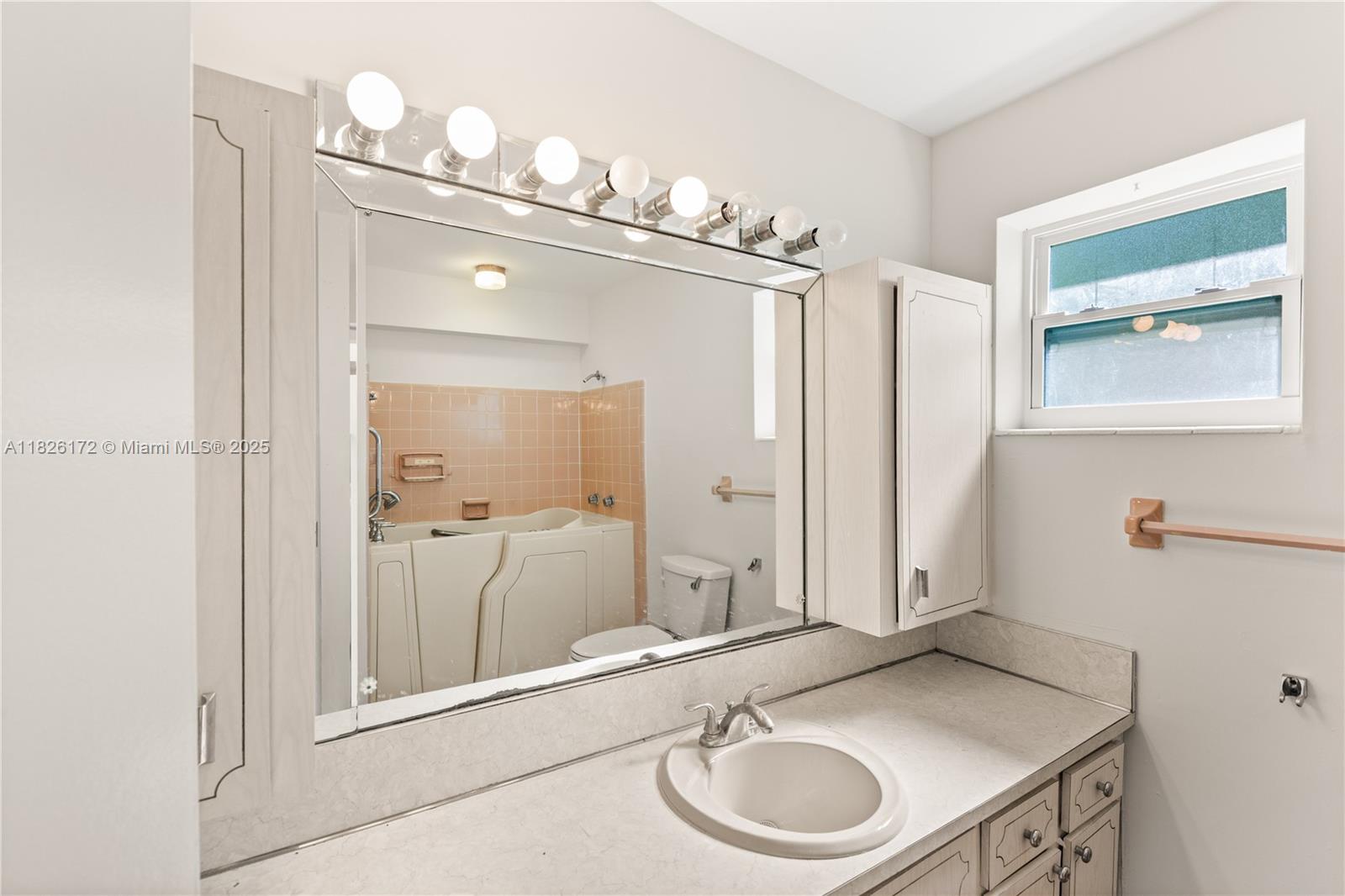 1242 Sevilla Ave, Coral Gables FL 33134