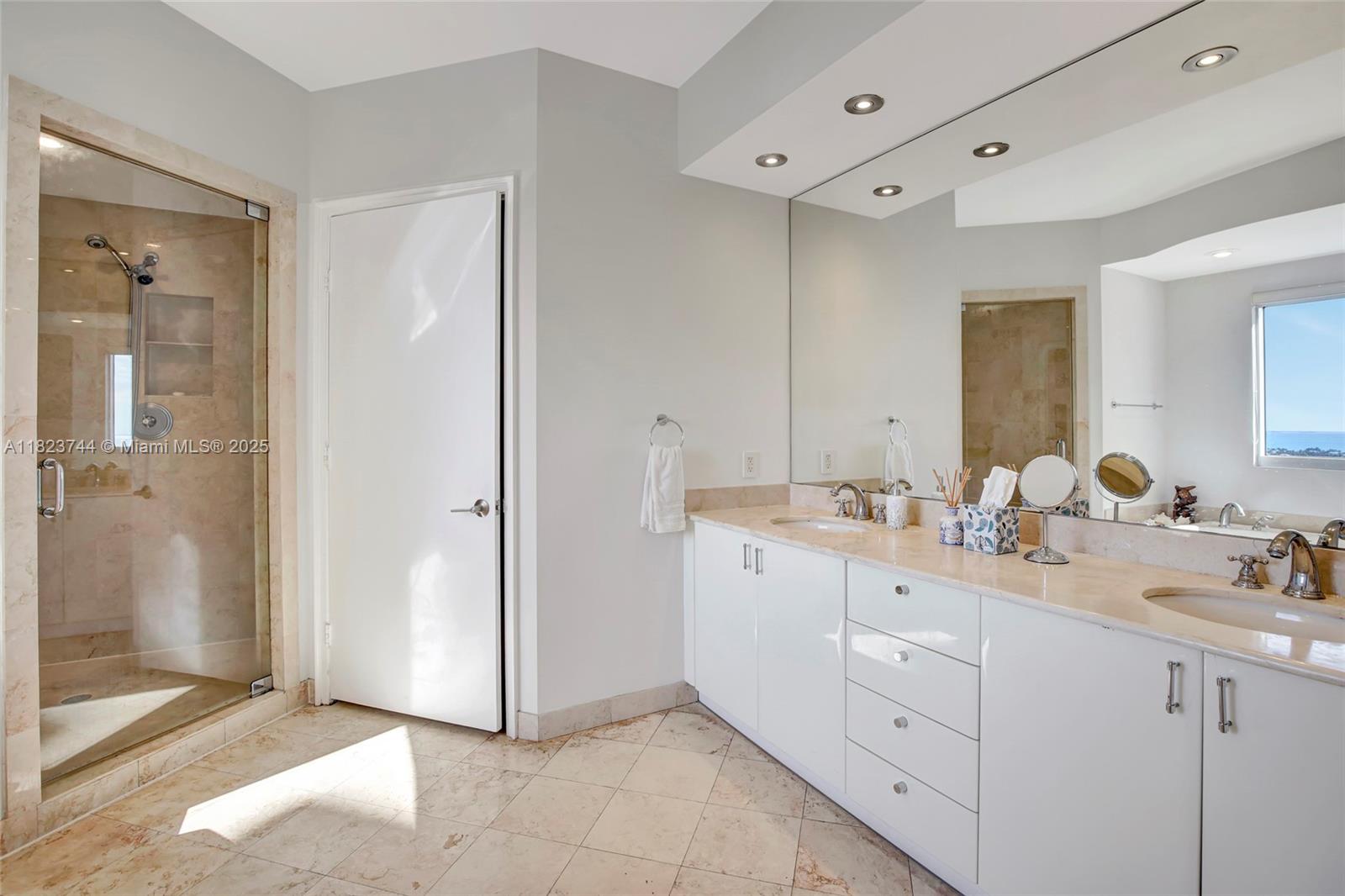 781 Crandon Blvd #1601, Key Biscayne FL 33149