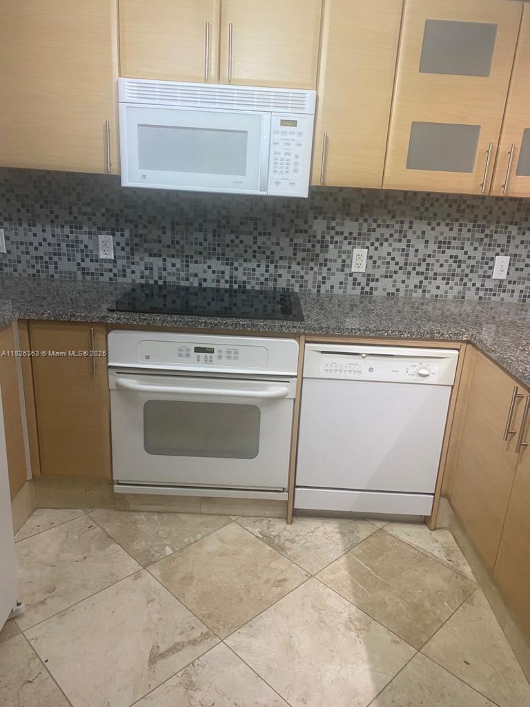 2101 Brickell Ave #903, Miami FL 33129