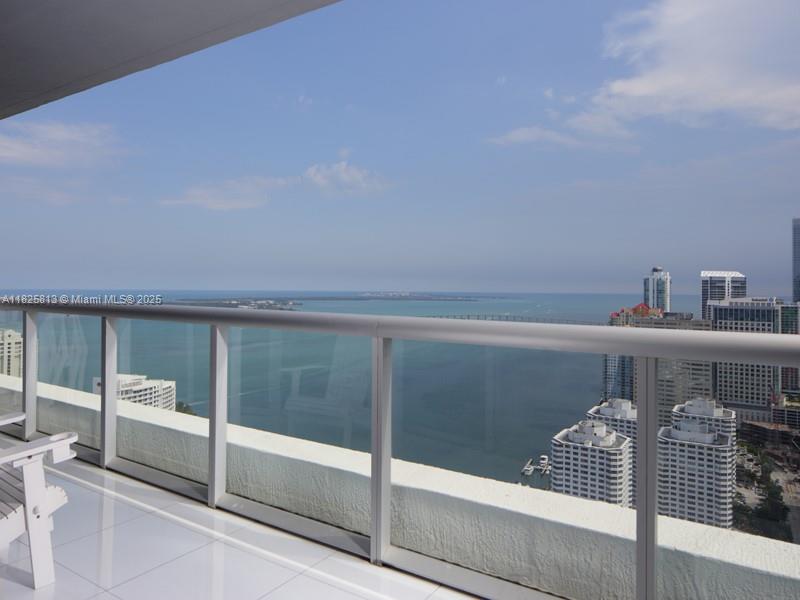 Condo for Sale in Miami, FL