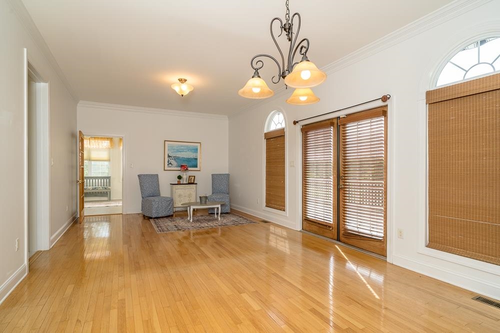 2178 Churchville Ave