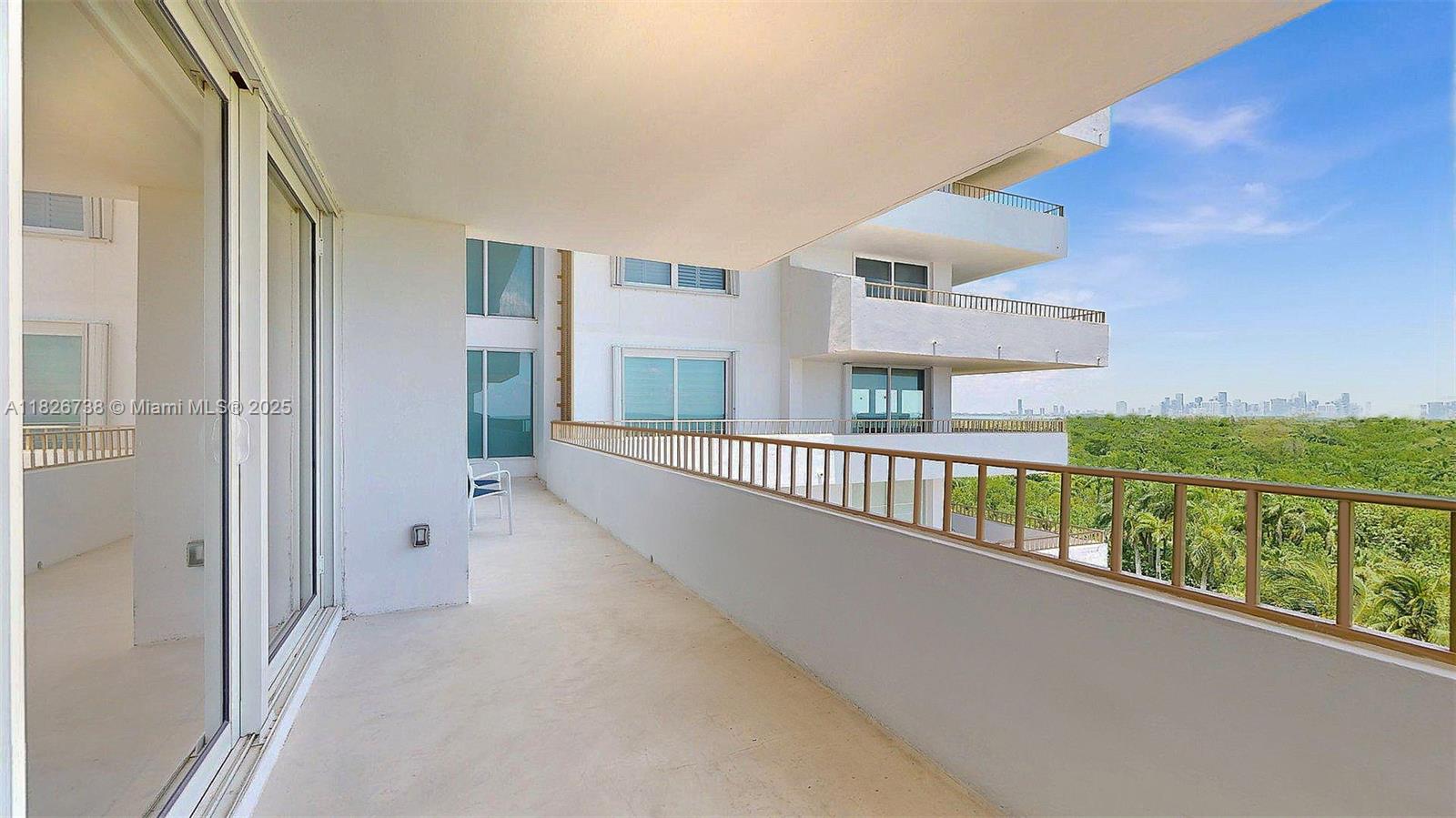 177 Ocean Lane Dr #906, Key Biscayne FL 33149