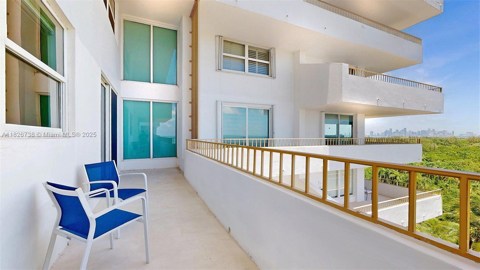 177 Ocean Lane Dr #906, Key Biscayne FL 33149