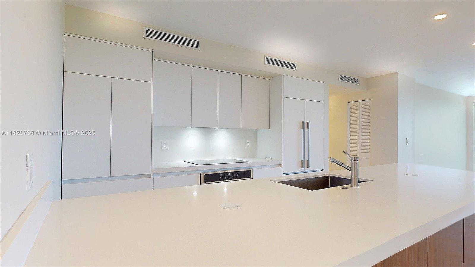 177 Ocean Lane Dr #906, Key Biscayne FL 33149