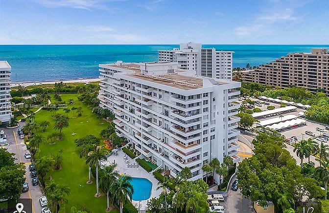 177 Ocean Lane Dr #906, Key Biscayne FL 33149