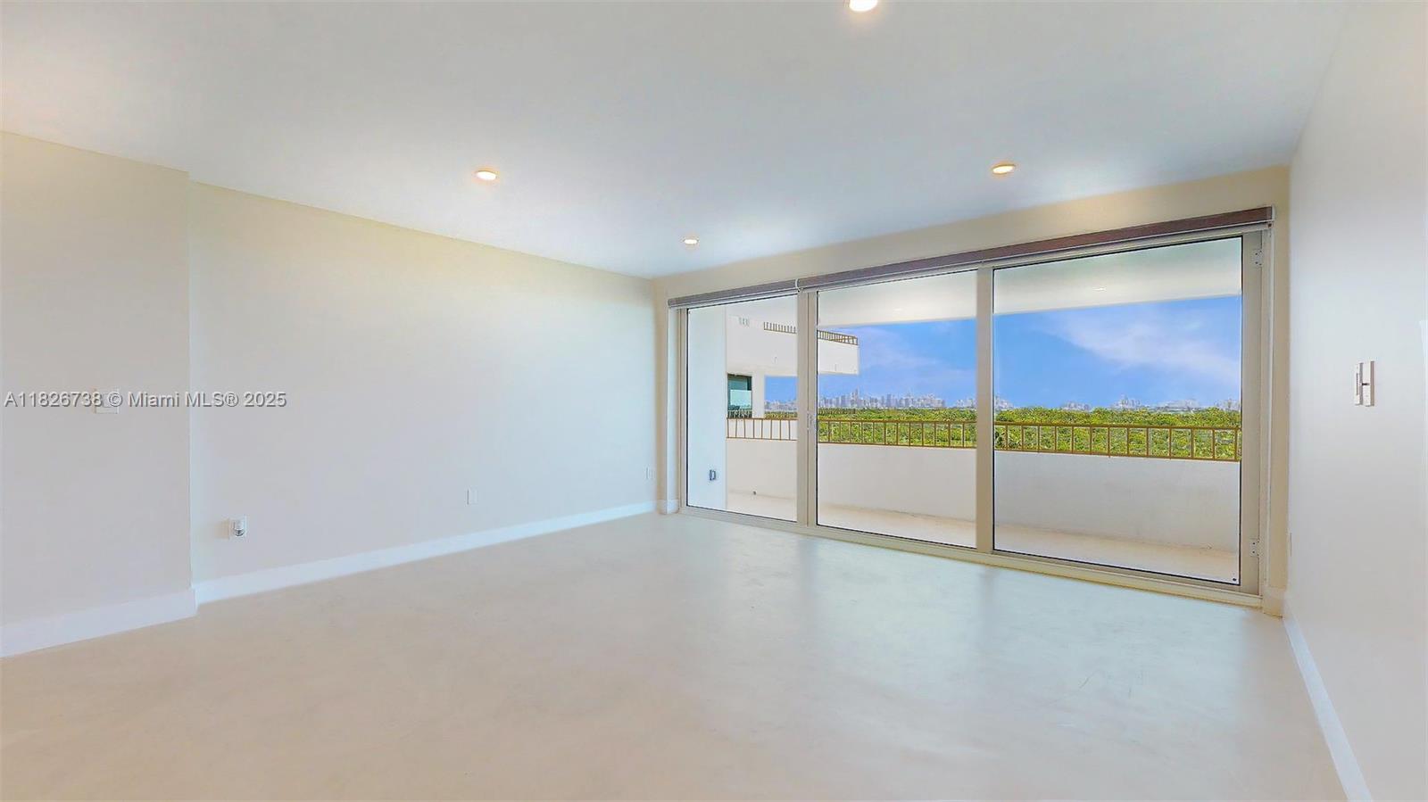 177 Ocean Lane Dr #906, Key Biscayne FL 33149