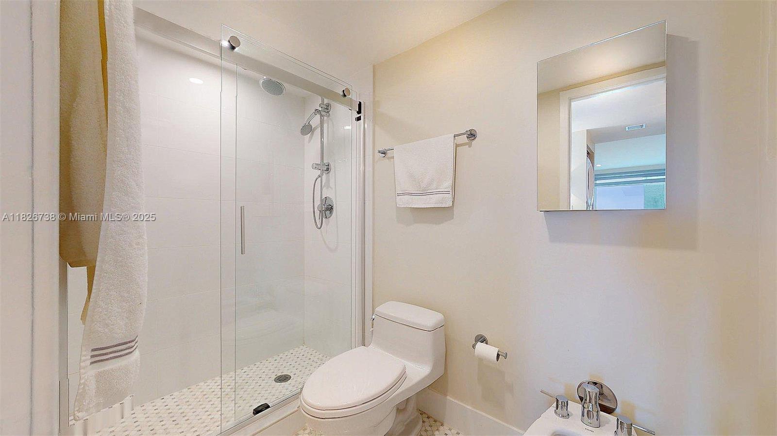 177 Ocean Lane Dr #906, Key Biscayne FL 33149